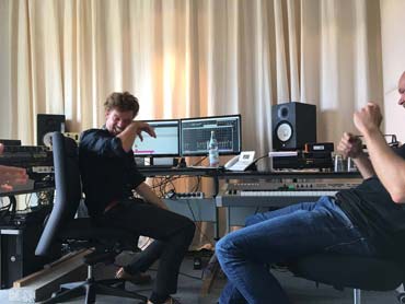 13:18 Uhr [snap27]
